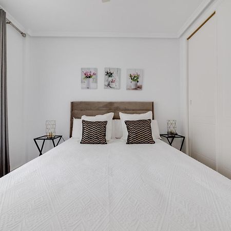 Вилла Super Cosy House Next To The Golf Ориуэла Экстерьер фото
